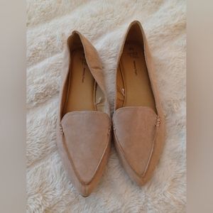 NWOT Women's Flats Shoes size 9.5